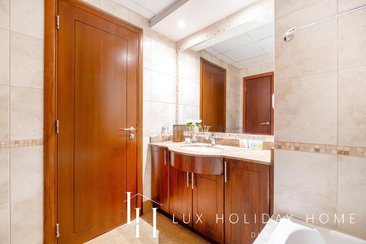 Lux The Al Seef Marina 4 Bed Apartment