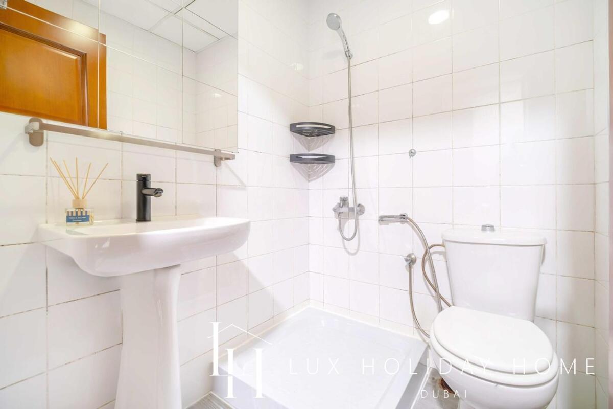 Lux The Al Seef Marina 4 Bed Apartment Dubai