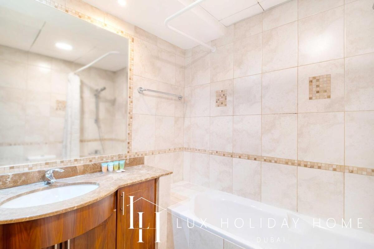 Lux The Al Seef Marina 4 Bed Apartment *