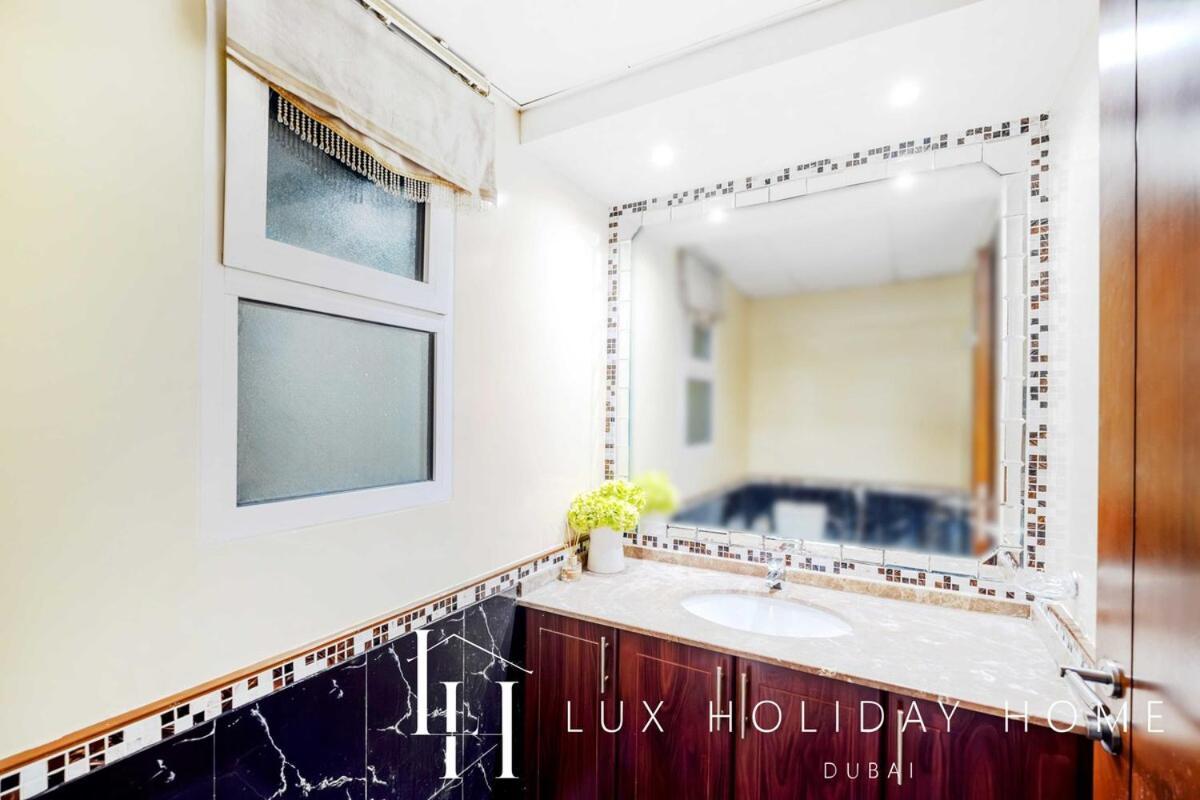Lux The Al Seef Marina 4 Bed *